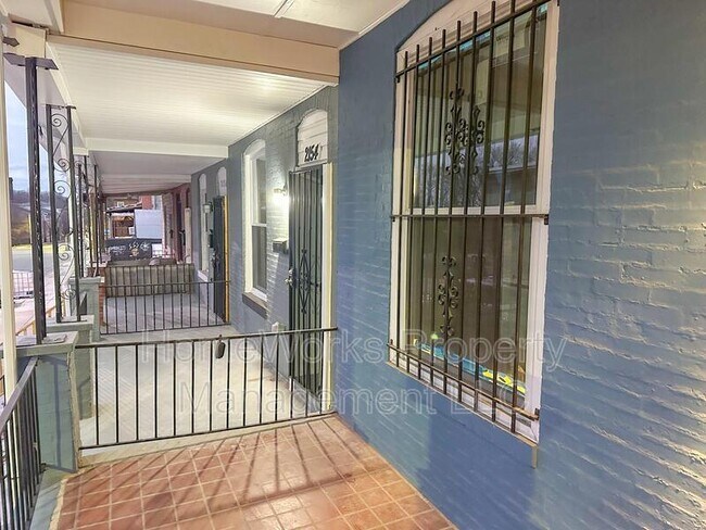 Foto del edificio - 2152 Hollins St