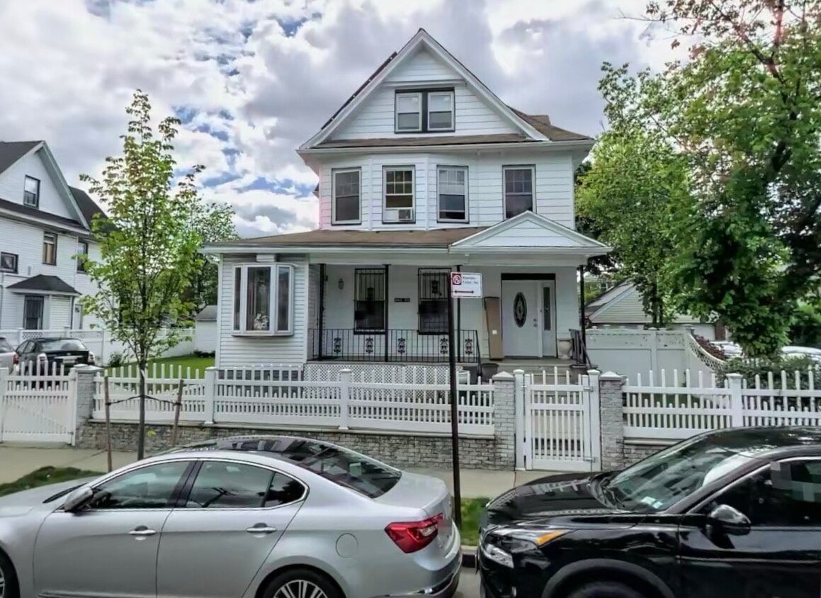 Photo - 119-10 Farmers Blvd (Queens, NY)