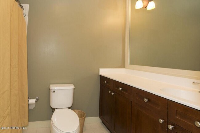 Foto del edificio - 965 Registry Blvd