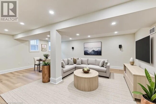 Building Photo - 90 Blackhorne Dr