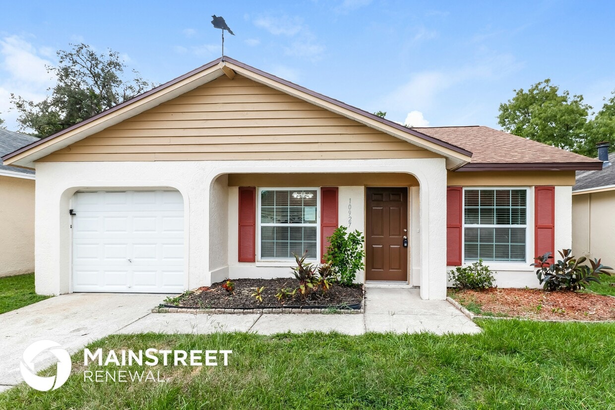 Foto principal - 10927 Livingston Dr