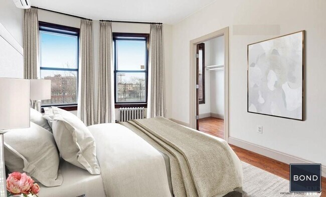 Foto del edificio - Incredible Split bedroom home with high ce...