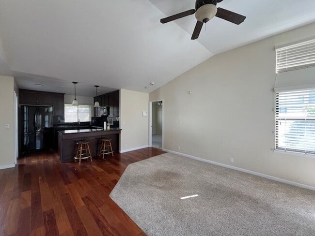 Building Photo - 856 Alyssum Ct