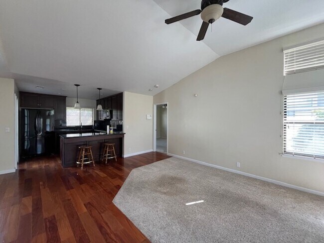 Foto del edificio - 856 Alyssum Ct