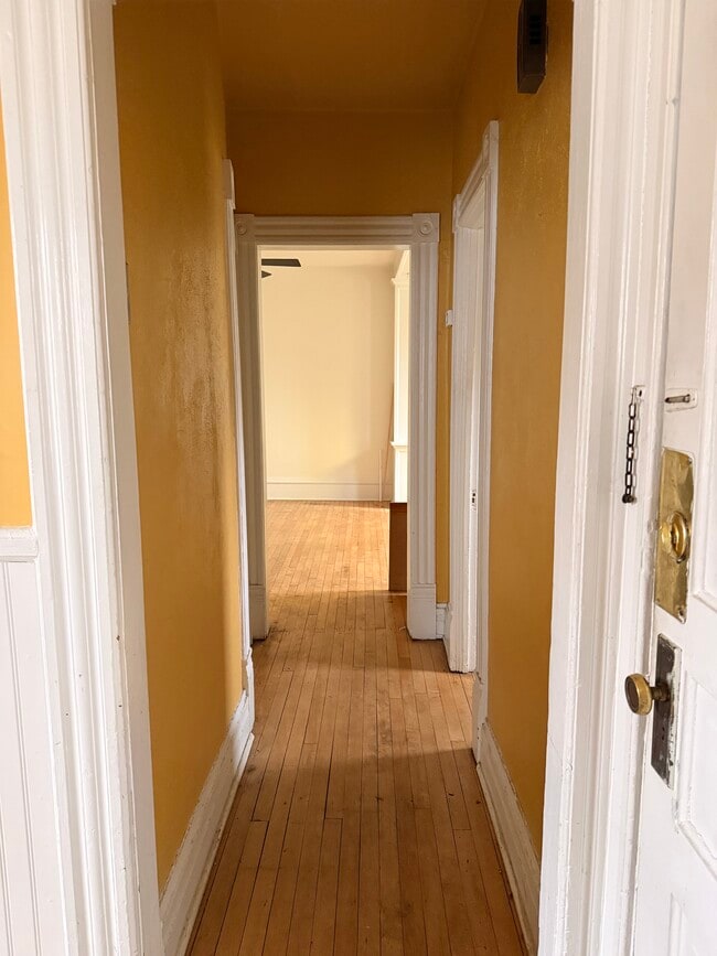 Building Photo - 910 W Lapham Blvd