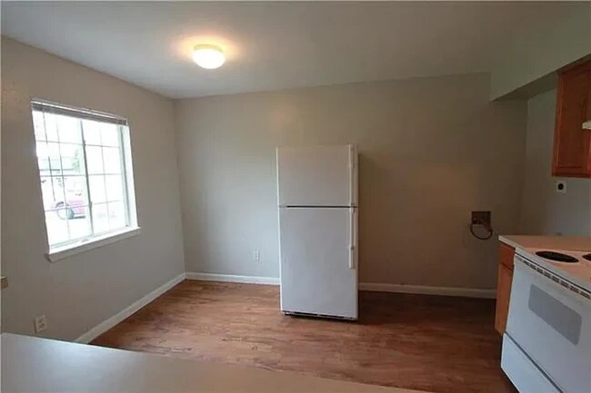 Building Photo - 7206 Twin Crest Dr