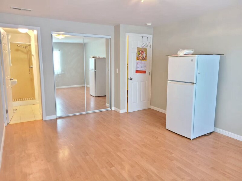 Foto principal - 93 Crestview Ave