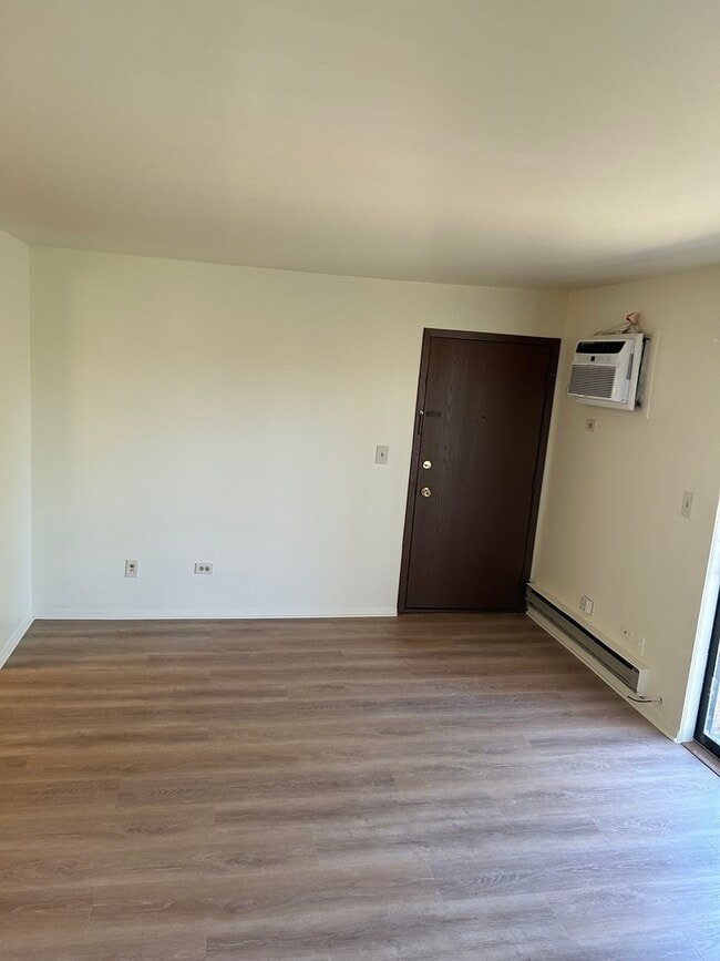 Foto del edificio - 1520 Crimson Ln