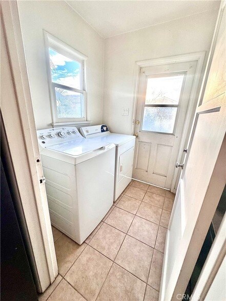 Foto del edificio - 15523 Ruthelen St