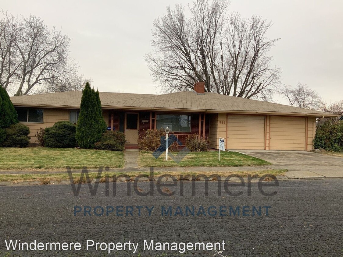 Primary Photo - 3 br, 2 bath House - 911 Martin Drive