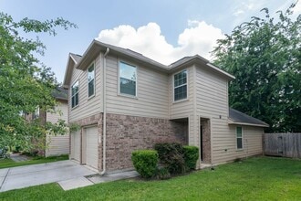 Building Photo - 5807 Santa Cecilia Ln