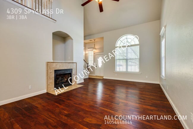 Foto del edificio - 4309 Spyglass Dr