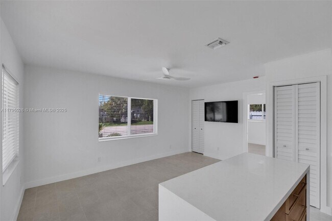 Foto del edificio - 1228 NE 5th Ave
