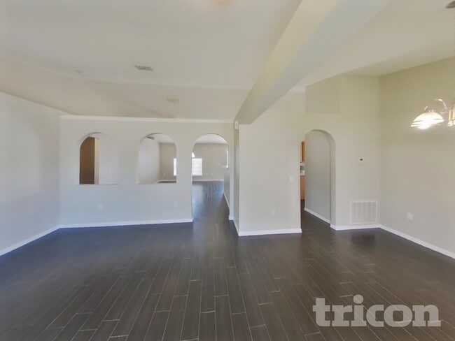 Foto del edificio - 5148 Jenson Ave