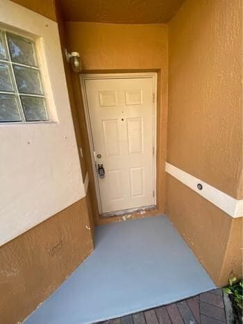 Foto del edificio - 9850 NW 24th Ct