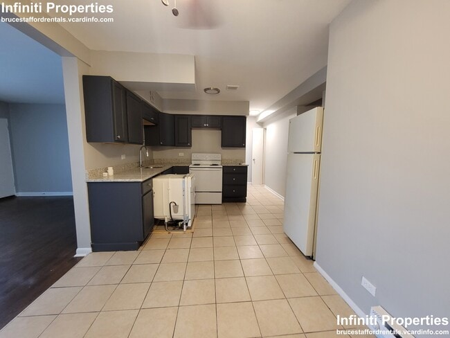 Building Photo - 3121 W 79th St