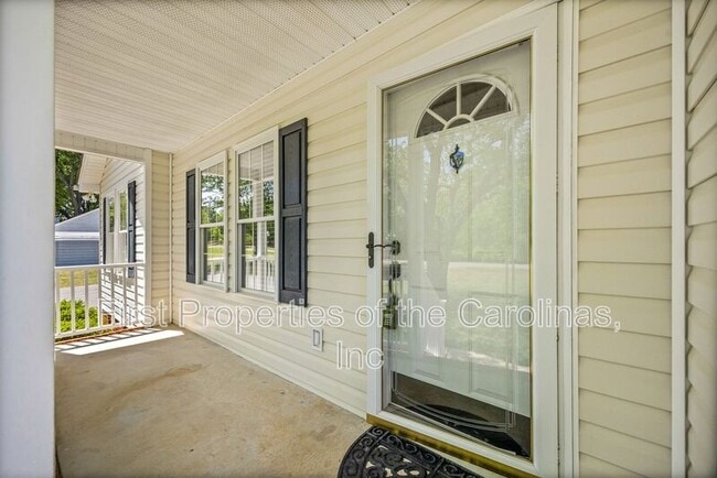 Building Photo - 425 Griggs Rd