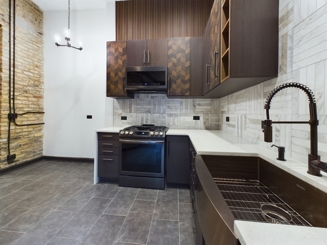 Building Photo - 4026 S King Dr