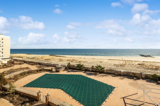 Foto del edificio - 830 Shore Rd