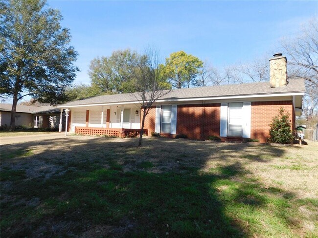 Building Photo - 2709 Blackwood Dr
