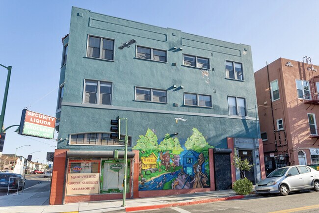 Building Photo - 1244 2nd Ave