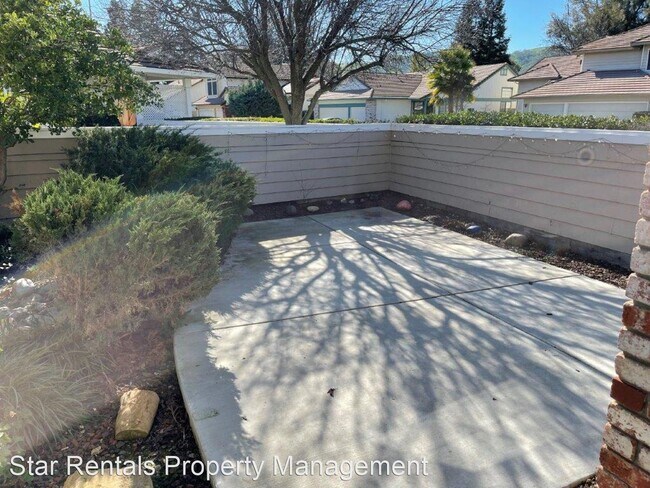 Building Photo - 4 br, 3 bath House - 161 BUTTERCUP