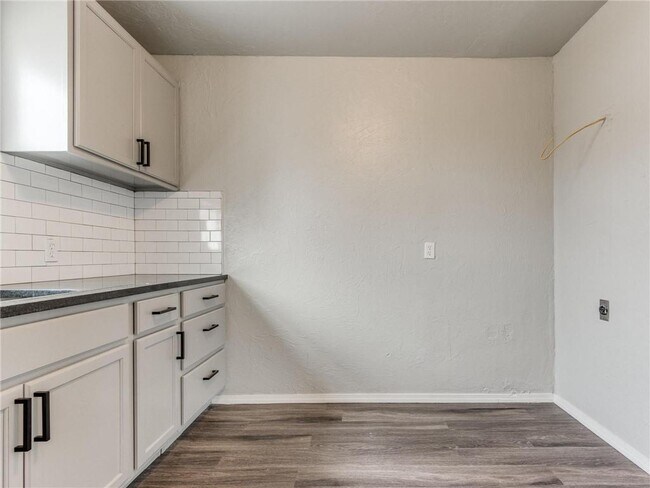 Foto del edificio - 1716 SW 18th St
