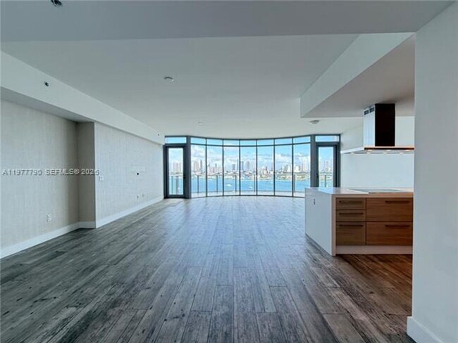 Building Photo - 17111 Biscayne Blvd