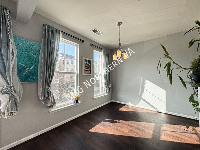 Foto del edificio - 25224 Briargate Terrace