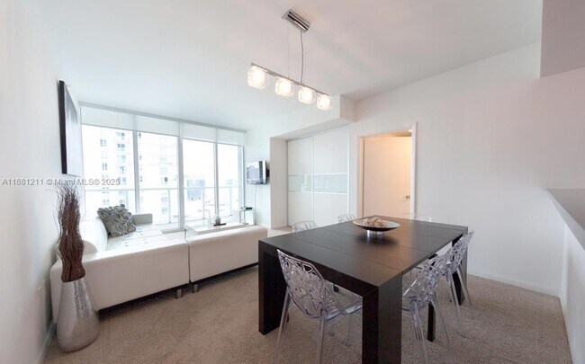 Foto del edificio - 244 Biscayne Blvd