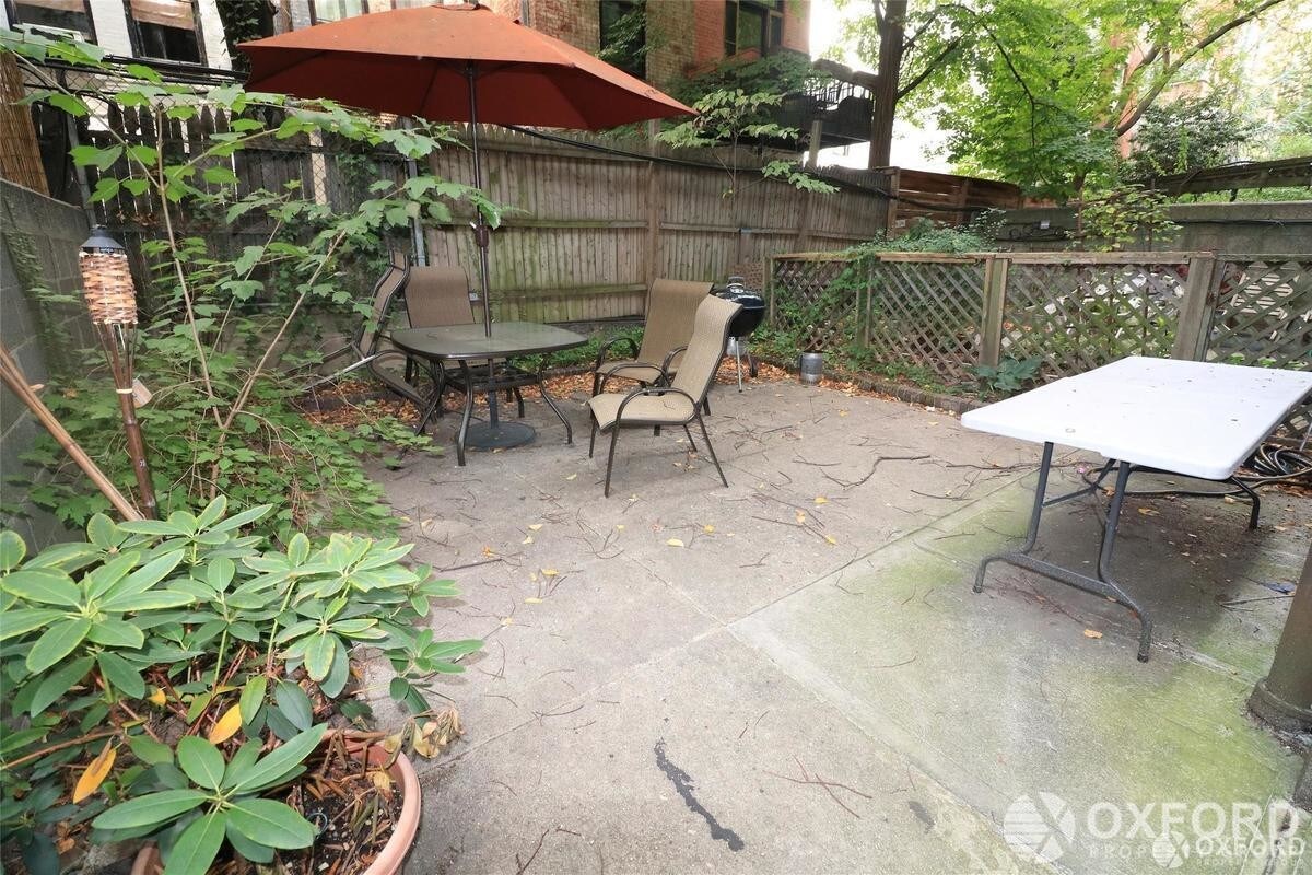 Foto principal - 51 W 69th St