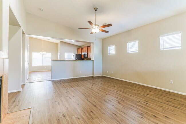 Building Photo - 3316 S 71st Ave