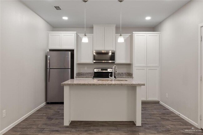 Building Photo - 5709 Sandpiper Ave