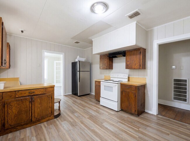 Foto del edificio - Shreveport - 3 Bed 1 Bath - Near LSU Med Ctr - Fresh Paint