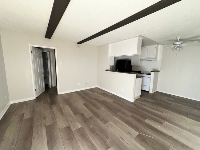 Building Photo - Saticoy Carriage House LLC