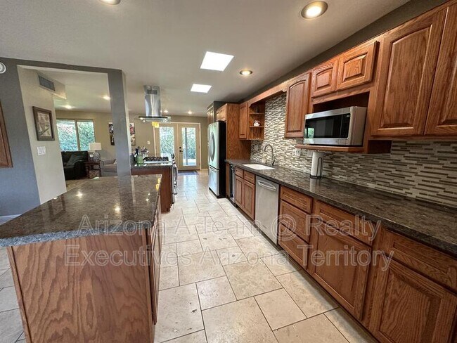 Building Photo - 7740 E Manor Pl