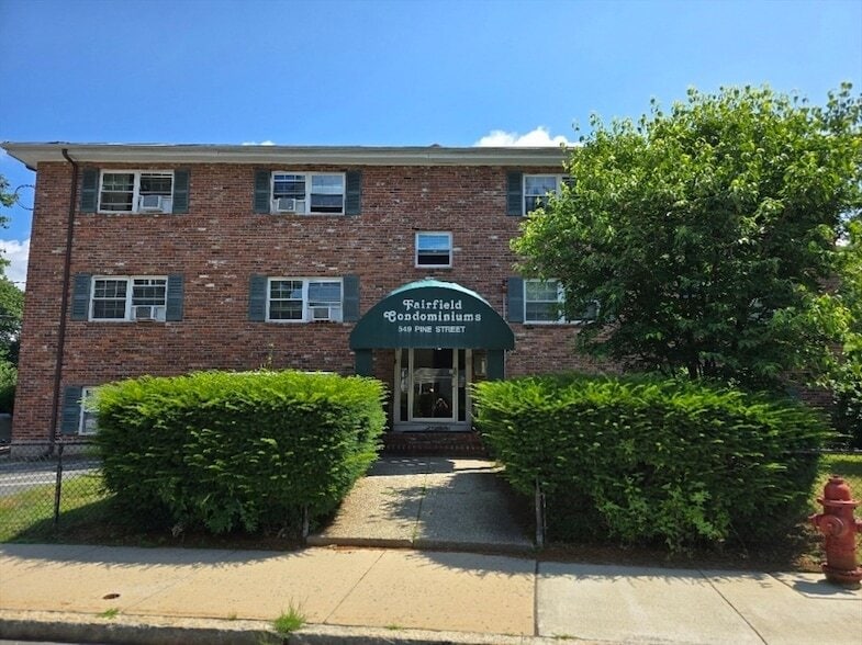 Primary Photo - 549 Pine St