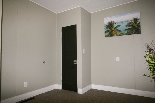Foto del edificio - 3 Bedroom, 1 Bathroom Home for Rent in Eva...