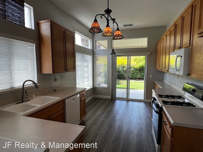 Foto del edificio - 2 br, 2 bath House - 471 Desert Gold Terr