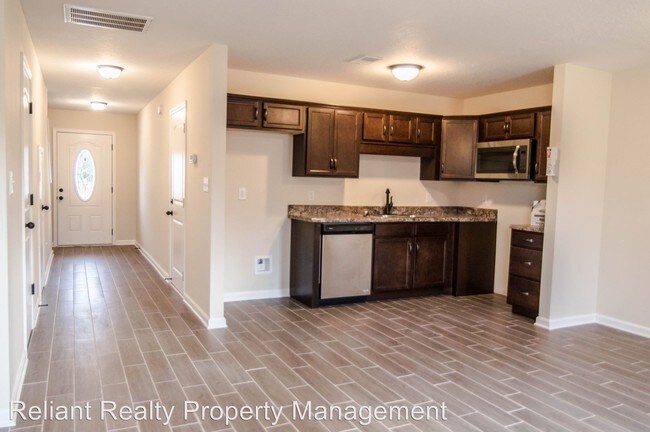 Foto del edificio - 754 Robb Ave