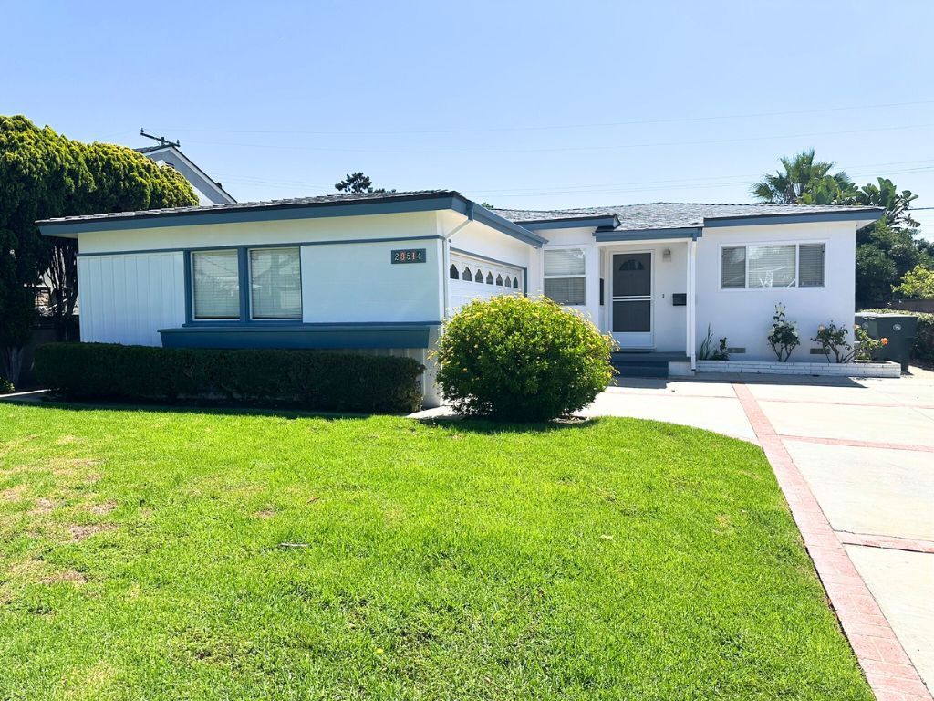 Foto principal - 23514 Susana Ave