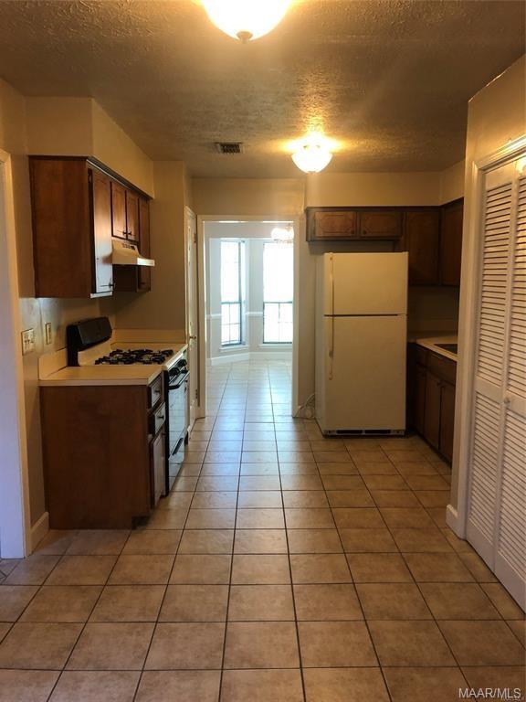 Building Photo - 1614 Sandstone Ct