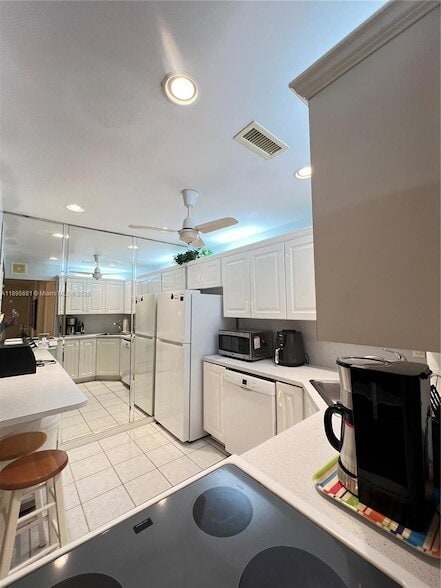 Foto del edificio - 6385 Bay Club Dr