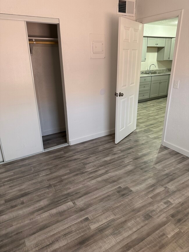 Building Photo - 1123 W Fillmore St