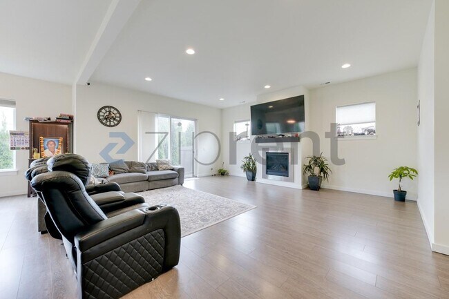 Building Photo - 11226 SE 254th St