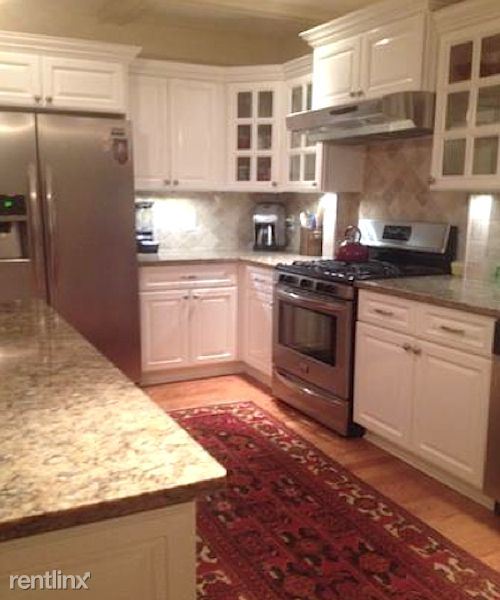 Building Photo - 300 Eckford St