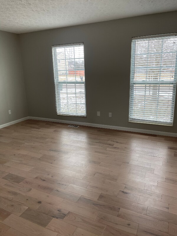 Foto del edificio - 1229 Crossbrook Blvd