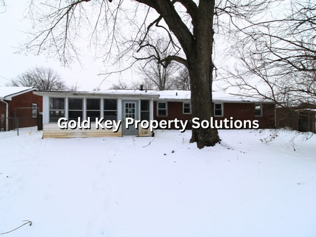 Building Photo - 3 Bedroom 1 Bath Brick Ranch Home w/ Fenced Backyard (SECTION 8 APPROVED)