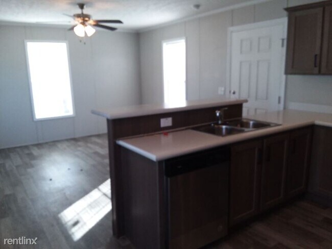 Building Photo - 2 br, 1 bath Mobile Home - 271 West Drive