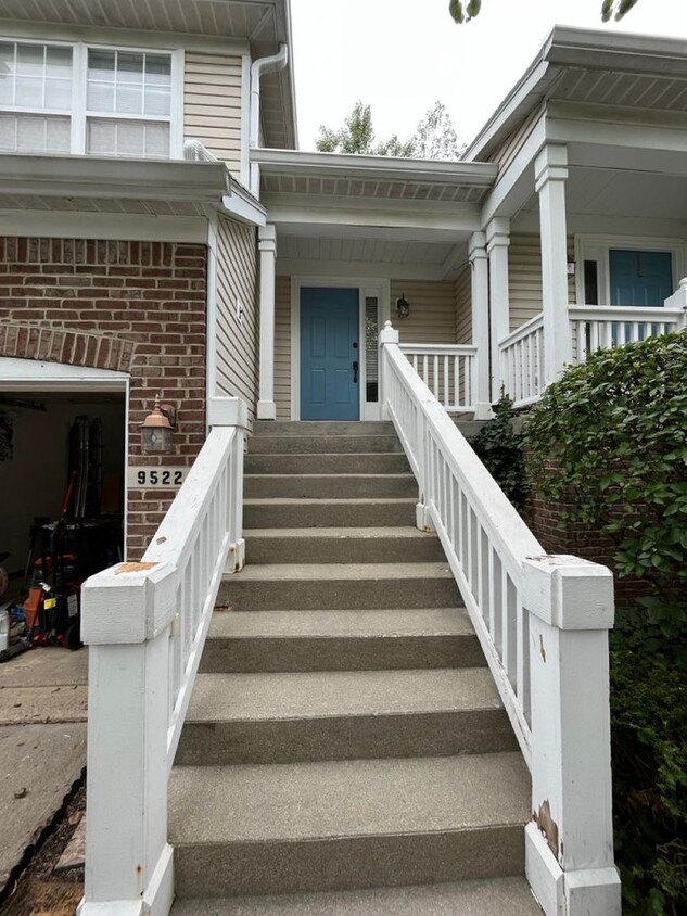 Foto principal - Charming 3BR Townhome in Indianapolis